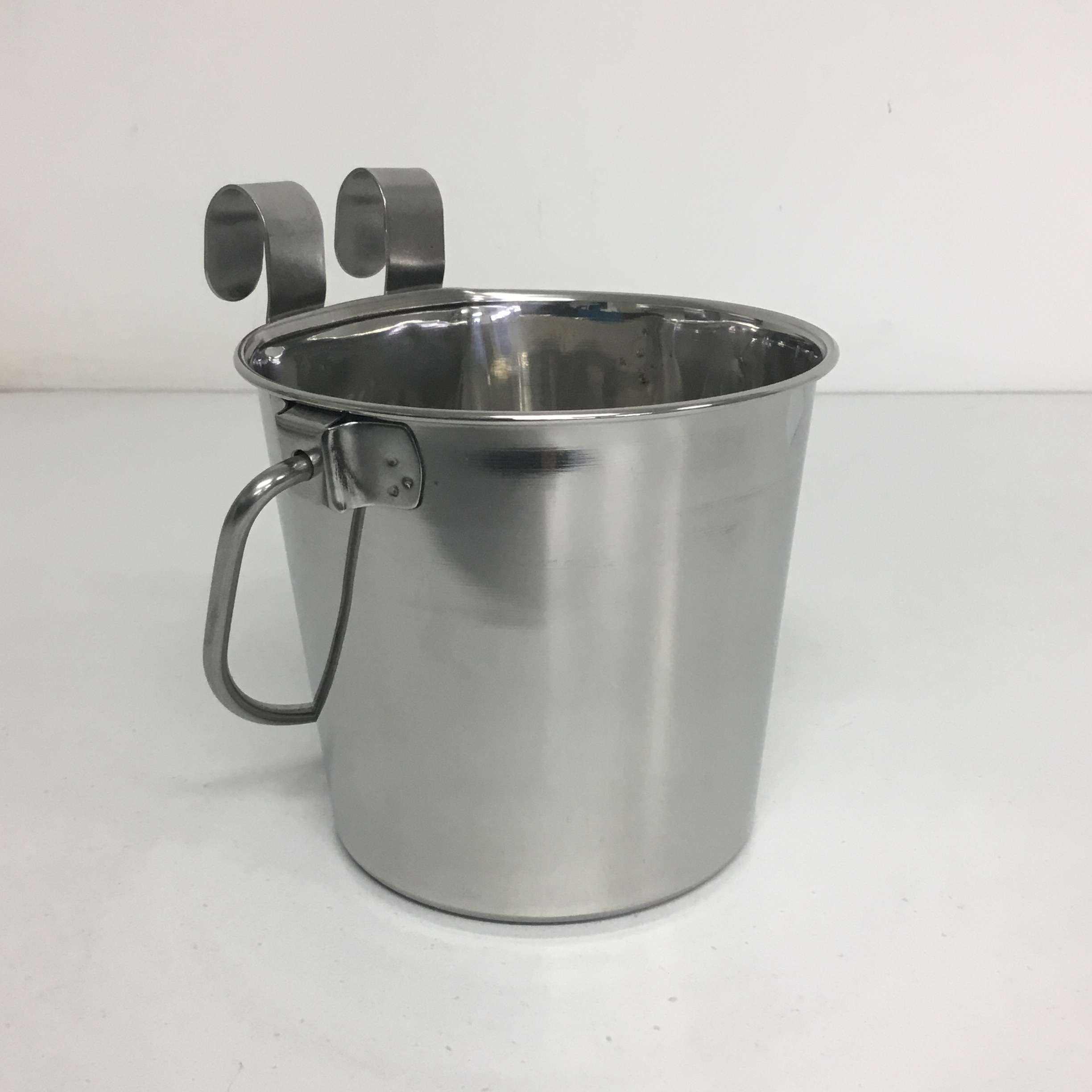 0.946LT FLAT BACK STAINLESS STEEL BUCKET W/HOOKS 0.946LT FLAT BACK STAINLESS STEEL BUCKET W/HOOKS